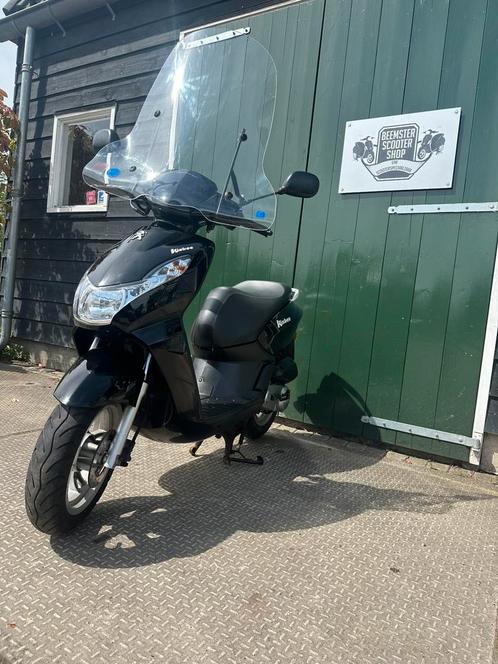 Zo goed als nieuwe Peugeot Kisbee 45 km/h slechts 4.000 km!, Fietsen en Brommers, Brommers | Peugeot, Zo goed als nieuw, Ophalen