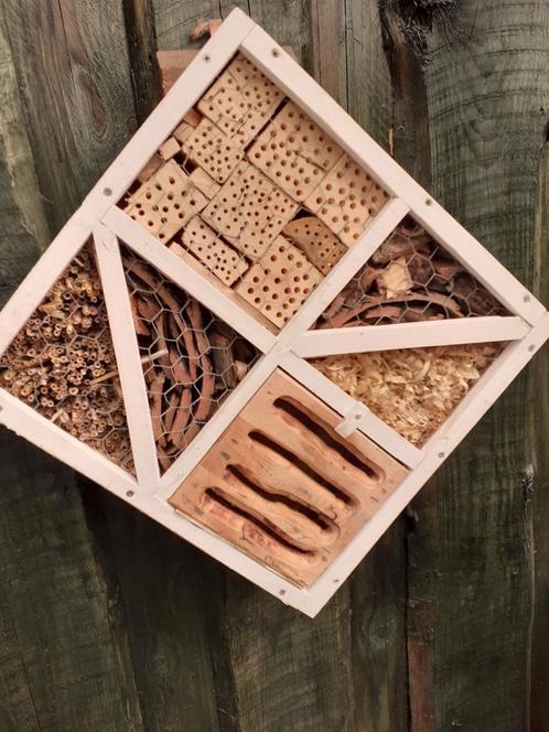 Insekten hotel, Tuin en Terras, Tuinwanddecoratie, Zo goed als nieuw, Ophalen