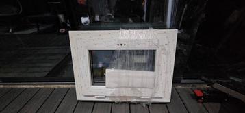 Kunstof WC Raam - Kommerling 88md beschikbaar voor biedingen