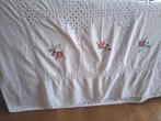 Prachtig Groot geborduurd tafellaken, Huis en Inrichting, Keuken | Textiel, Ophalen of Verzenden, Zo goed als nieuw, Wit, Tafelkleed of Tafelzeil