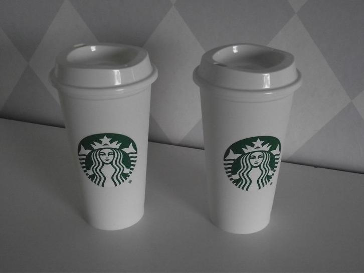 2 stuks Starbucks koffiebeker koffie to go 473 ml ook p stuk, Huis en Inrichting, Keuken | Servies, Nieuw, Kop(pen) en/of Schotel(s)