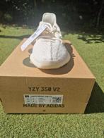 Yeezy Boost 350 V2 - Bone - 43 1/3, Kleding | Heren, Schoenen, Overige kleuren, Nieuw, Ophalen of Verzenden, Sneakers of Gympen