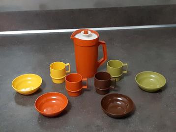 Tupperware vintage kinderserviesje beschikbaar voor biedingen