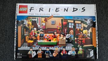 LEGO Ideas 21319 Friends Central Perk beschikbaar voor biedingen