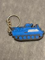 Sleutelhanger kmar YPR lichtblauw, Verzamelen, Militaria | Algemeen, Verzenden, Marechaussee, Nederland, Embleem of Badge