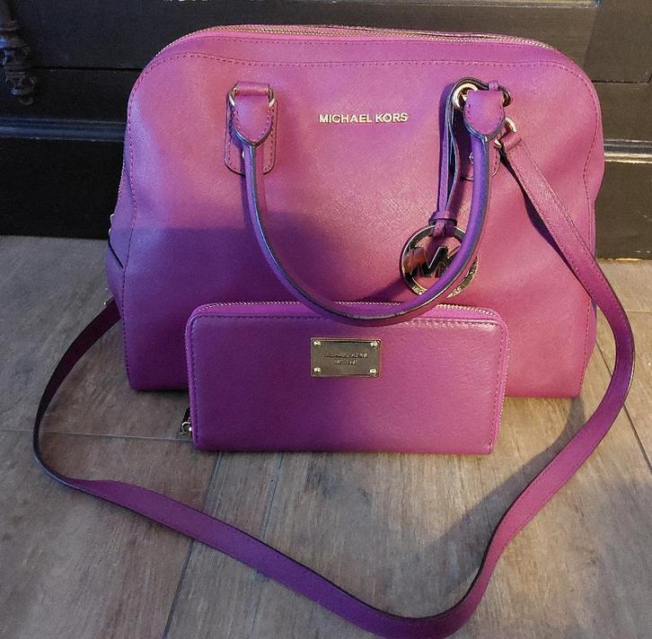 Michael Kors tas + portemonnee paars, Sieraden, Tassen en Uiterlijk, Tassen | Damestassen, Zo goed als nieuw, Handtas, Paars, Ophalen of Verzenden