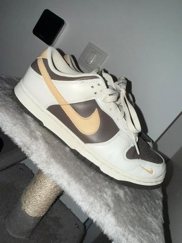 Nike bruin dames beschikbaar voor biedingen