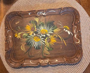 Vintage handbeschilderd houten dienblad met Bloemen beschikbaar voor biedingen