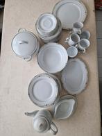 Set Borden kopjes schalen, Antiek en Kunst, Antiek | Servies compleet, Ophalen