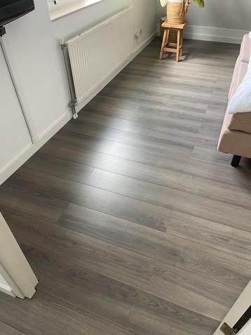 100 m2 laminaat beschikbaar voor biedingen