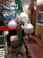 Antieke messing melkglas kraaltjes lampen staande lamp en ta, Ophalen