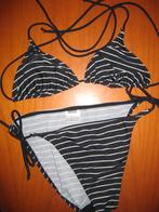 Zwarte bikini met witte strepen, M, Seal, Kleding | Dames, Badmode en Zwemkleding, Ophalen of Verzenden, Zo goed als nieuw, Zwart