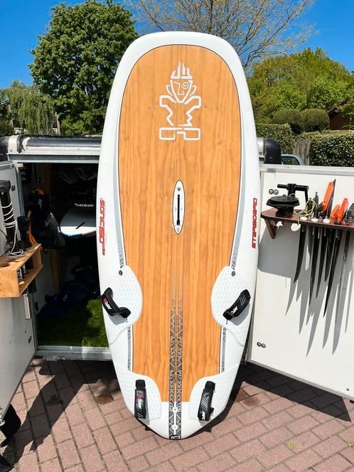 Starboard isonic wood 150 liter, Watersport en Boten, Windsurfen, Gebruikt, Plank, Minder dan 250 cm, Met vin(nen), 7 m² of meer
