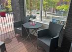 Bistro set, Ophalen, Zo goed als nieuw, Overige materialen, 2 zitplaatsen