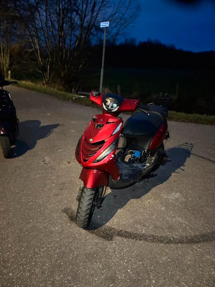 piaggio zip 70cc LC brom, Fietsen en Brommers, Scooters | Piaggio, Gebruikt, Zip, Maximaal 45 km/u, Tweetakt, Ophalen