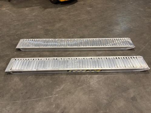 Nieuwe Aluminium oprijplaten 238x30x8 cm 3550 kg per set, Auto diversen, Aanhangwagen-onderdelen, Nieuw, Ophalen