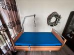 Elektrisch hoog laag bed inclusief tafeltje, 90 cm, Eenpersoons, Metaal, Zo goed als nieuw