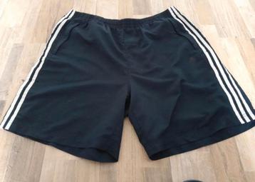 Adidas short / korte broek maat xxl beschikbaar voor biedingen