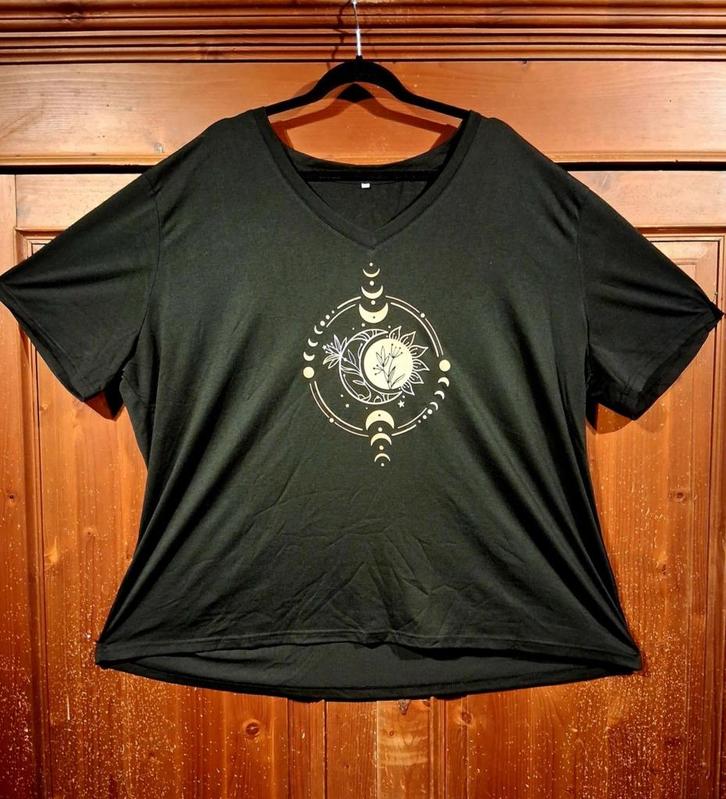 mystic moon shirt zwart v-hals 50/52, Kleding | Dames, Grote Maten, Nieuw, Shirt of Top, Zwart, Ophalen of Verzenden