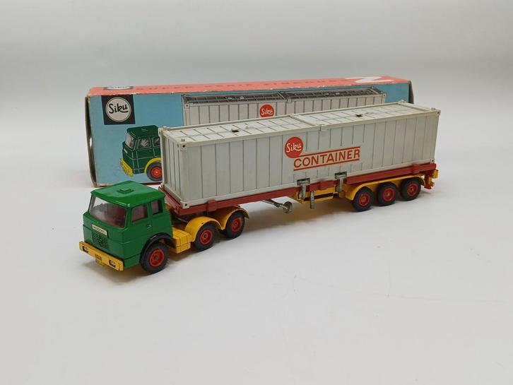 SIKU Hanomag container trailer V318, Hobby en Vrije tijd, Modelauto's | 1:50, Zo goed als nieuw, Bus of Vrachtwagen, SIKU, Ophalen of Verzenden