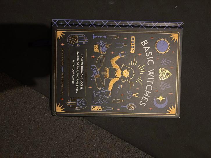 Basic Witches - Engelstalig Heksenboek, Boeken, Esoterie en Spiritualiteit, Zo goed als nieuw, Instructieboek, Spiritualiteit algemeen