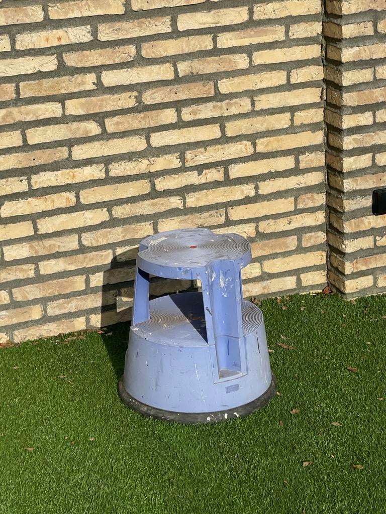 Olifantenpoot / Krukje - Ideaal voor schilderen, Doe-het-zelf en Verbouw, Ladders en Trappen, Ophalen, Gebruikt, Trap, Minder dan 2 meter
