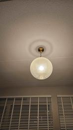 Grote hanglamp met geribbeld glas, Huis en Inrichting, Lampen | Hanglampen, Ophalen of Verzenden, Zo goed als nieuw, Glas, Modern