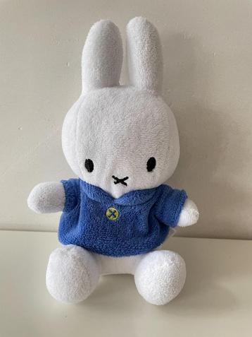 Knuffel konijn Nijntje met blauw truitje 18 cm / Dick Bruna beschikbaar voor biedingen