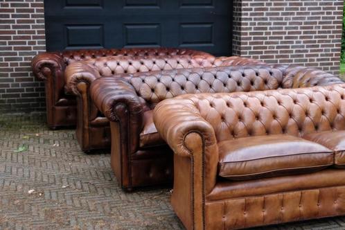OUTLET: traditioneel Engelse Chesterfield fauteuils / banken, Huis en Inrichting, Banken | Bankstellen, Zo goed als nieuw, Rechte bank