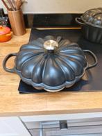 Le creuset pompoen matzwart 28cm, Ophalen of Verzenden, Nieuw, Gietijzer, Koekenpan of Braadpan