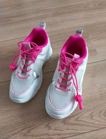 Nieuw! Leuke wit/roze sneakers van Bluebox. Mt 32

 beschikbaar voor biedingen