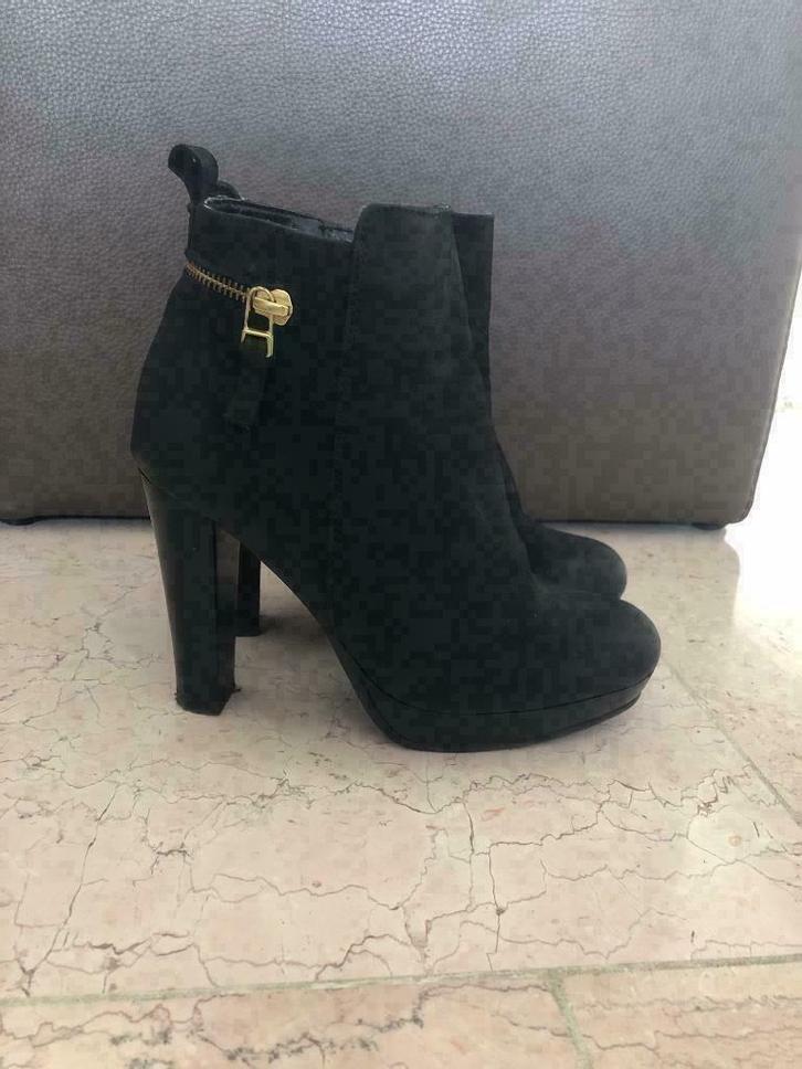 Zwarte laarsjes met hak (maat 37), Kleding | Dames, Schoenen, Zo goed als nieuw, Schoenen met hoge hakken, Zwart, Ophalen of Verzenden