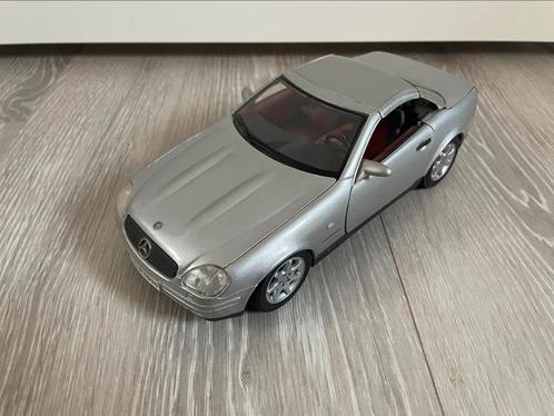 1:18 Maisto Mercedes-Benz SLK 230 Grijs Zonder doos, Hobby en Vrije tijd, Modelauto's | 1:18, Gebruikt, Auto, Maisto, Ophalen of Verzenden