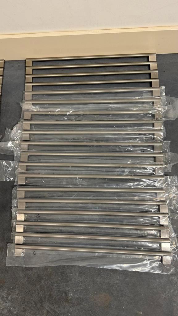 Handgrepen voor keukenkastjes. Keukenbeslag/keukenhandgrepen, Huis en Inrichting, Keuken | Keukenelementen, Nieuw, Minder dan 100 cm