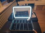 TE KOOP: BEAUTY CASE MET VERLICHTE SPIEGEL EN KWASTENHOUDER, Ophalen, Zo goed als nieuw