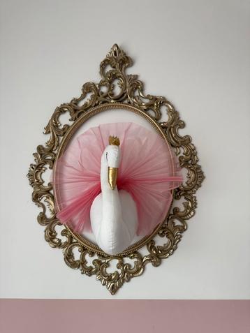 Zwaan Wanddecoratie met Gouden Frame beschikbaar voor biedingen