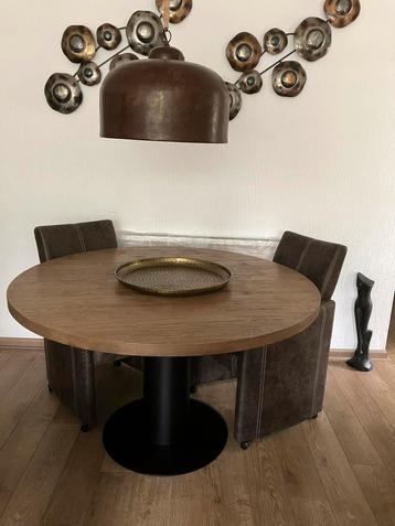 Eiken ronde tafel