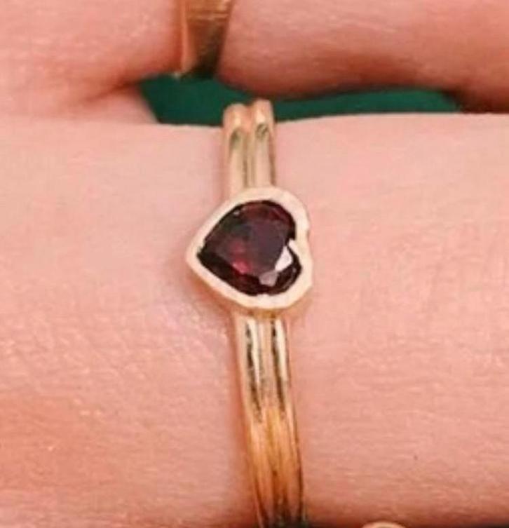 ️️️️✨Anna nina romy boomsma gouden ring pinky love, Sieraden, Tassen en Uiterlijk, Ringen, Nieuw, Dame, Goud, Ophalen of Verzenden