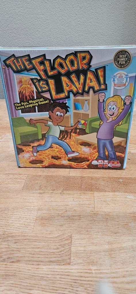The Floor is Lava - Nieuw in verpakking!, Hobby en Vrije tijd, Gezelschapsspellen | Bordspellen, Nieuw, Een of twee spelers, Drie of vier spelers