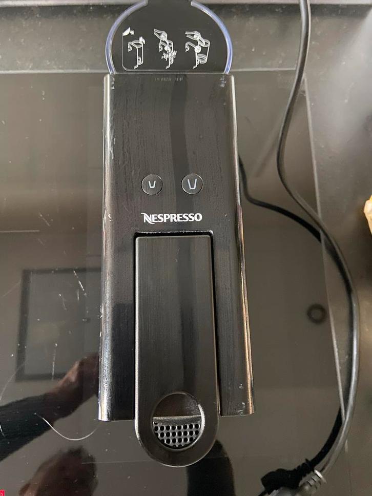 Nespresso Essenza Mini - Compacte Koffiemachine, Witgoed en Apparatuur, Koffiezetapparaten, Gebruikt, Koffiepads en cups, Espresso apparaat