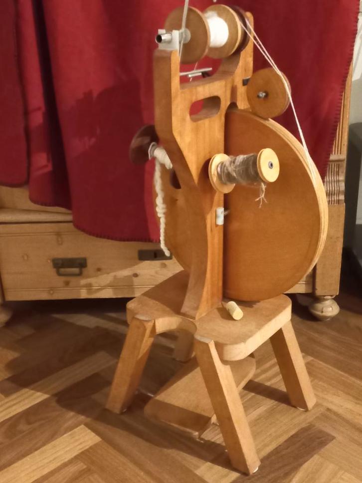 Solide spinnewiel, goed werkend, Hobby en Vrije tijd, Spinnewielen en Spinnen, Gebruikt, Spinnewiel, Ophalen of Verzenden