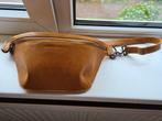 Cowboysbag okergele lederen heuptas/ crossbodytas., Sieraden, Tassen en Uiterlijk, Tassen | Damestassen, Ophalen of Verzenden