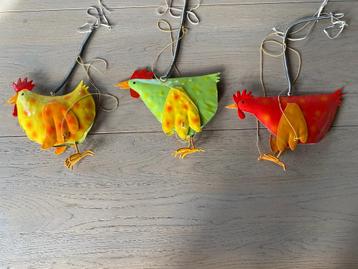 Vliegende kippen aan veer - 3 stuks - metaal mobiel beschikbaar voor biedingen