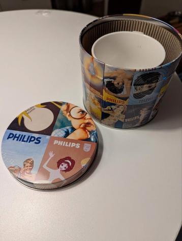 Philips nostalgisch blik met mok en onderzetter beschikbaar voor biedingen