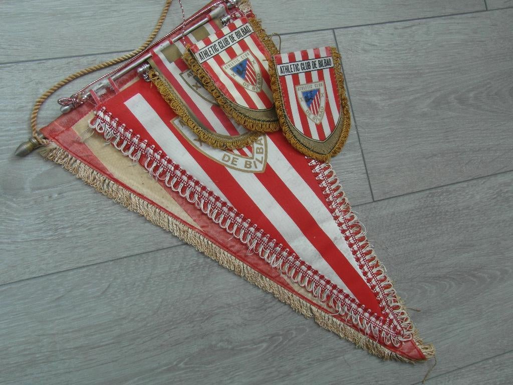 voetbal vanen 5 x athletic club de bilbao jaren 70, Ophalen of Verzenden, Gebruikt, Buitenlandse clubs, Vaantje of Sjaal