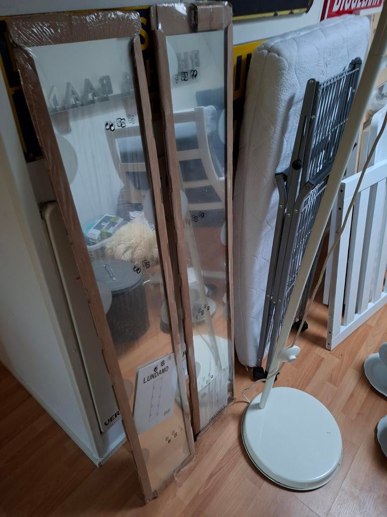 Twee IKEA LUNDAMO spiegels, nieuw in verpakking, Huis en Inrichting, Woonaccessoires | Spiegels, Ophalen, Minder dan 50 cm, 100 tot 150 cm