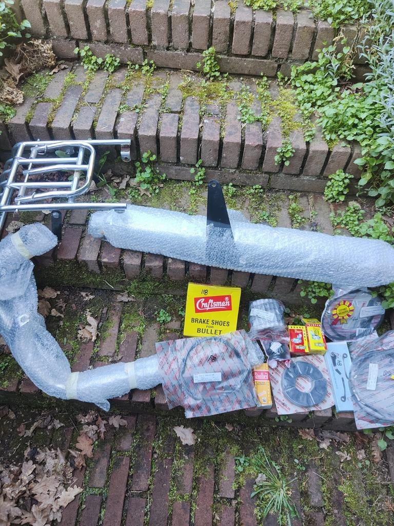 Nw. Onderdelen Royal Enfield Bullet 500 eventueel ook los., Ophalen of Verzenden