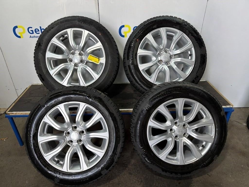 Range Rover Evoque 18" winterset M&S Nexen Winguard Sport 2, Auto-onderdelen, Banden en Velgen, 18 inch, Gebruikt, Banden en Velgen