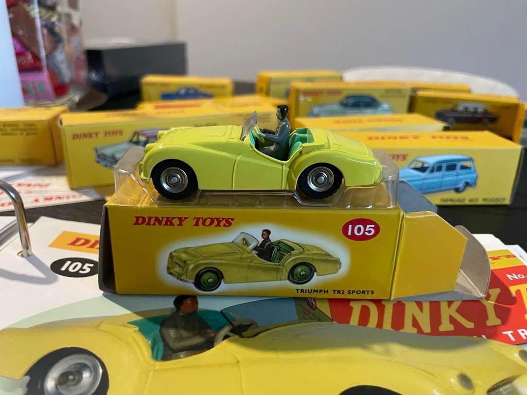 Dinky Toys Atlas Triumph TR2 Sports met certificaat, Ophalen of Verzenden, Zo goed als nieuw, Auto, Dinky Toys