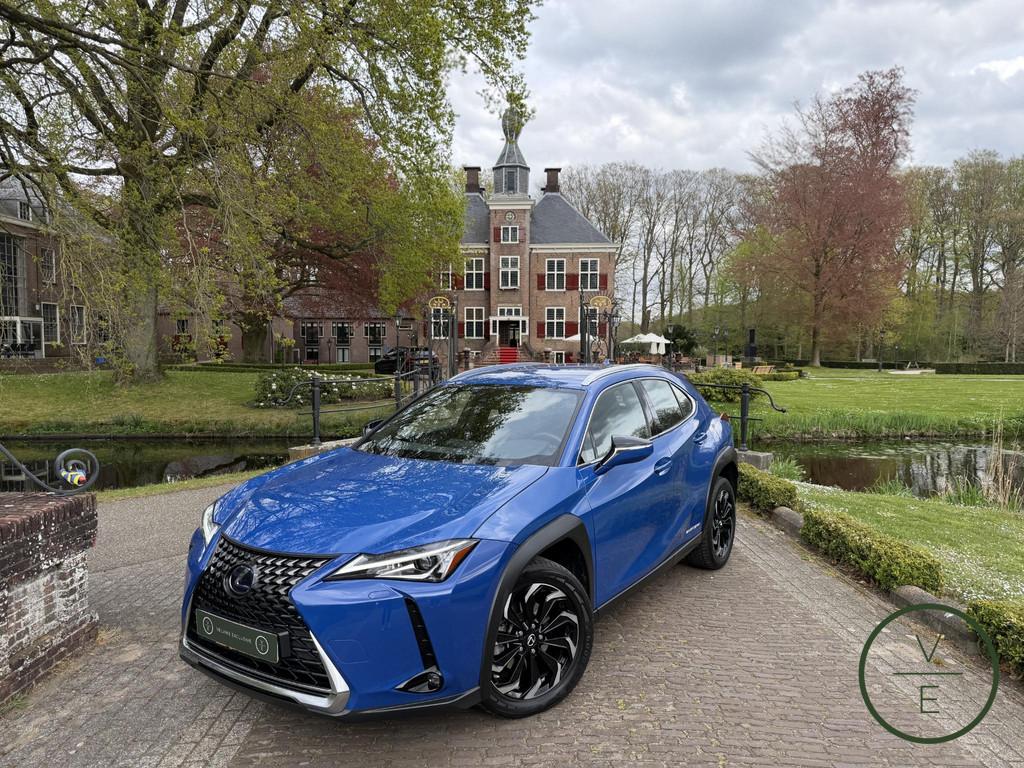 Lexus UX 300e Business 54 kWh | Led | Nieuwe Service & Garan, Auto's, Lexus, Stof, Gebruikt, Zwart, Blauw